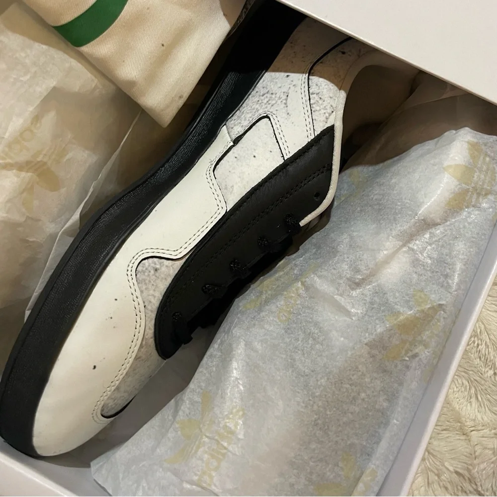 Adidas aloha super gonz cloud white black KOOLS
